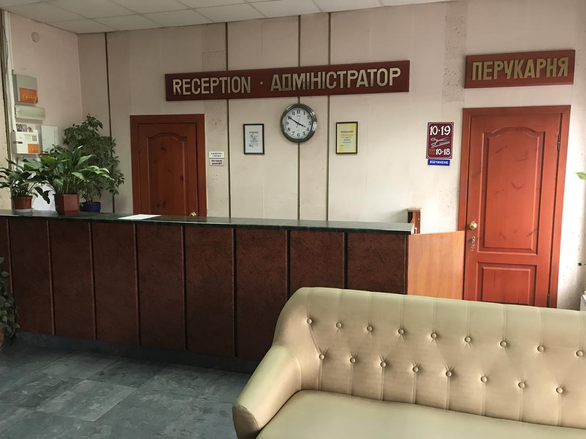 Hotel Zhovtnevyi Vinnycja Exteriér fotografie